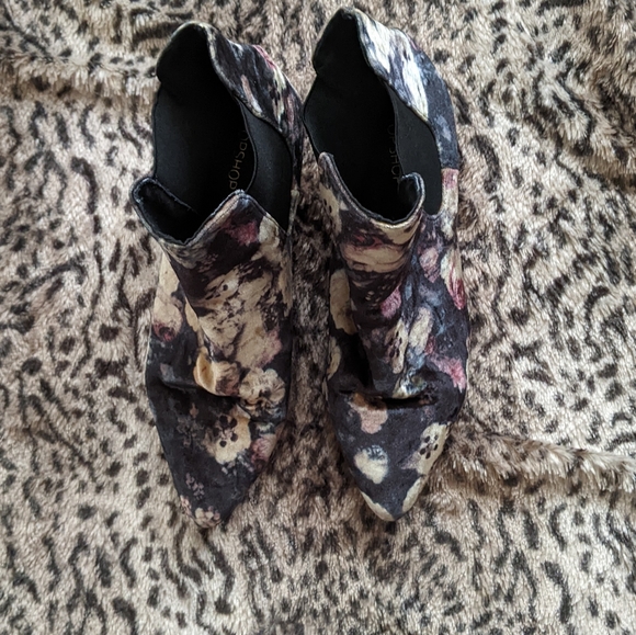 Velvet boot - Picture 4 of 6